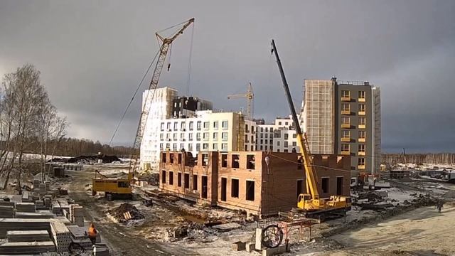 Краны в работе. Гусеничный кран ДЭК-251. Crawler crane смотреть онлайн