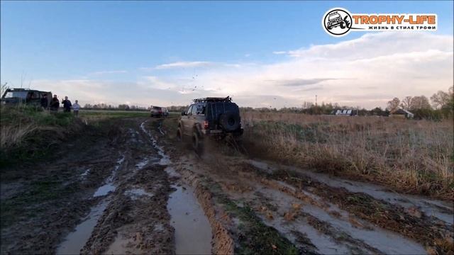 Рено Дастер и Форд Раптор и внедорожники УАЗ Тойота Джип на бездорожье 4х4 покатушка Трофи-лайф 202 смотреть онлайн