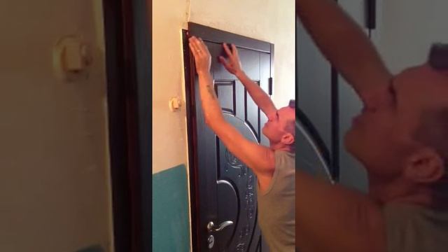 Видео инструкция по установке наличников