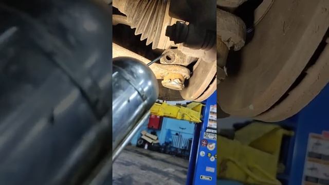 замена шаровых Рено мастер