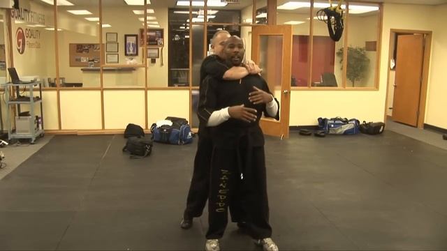 How to get out of a Choke Hold ! Street fighting смотреть онлайн