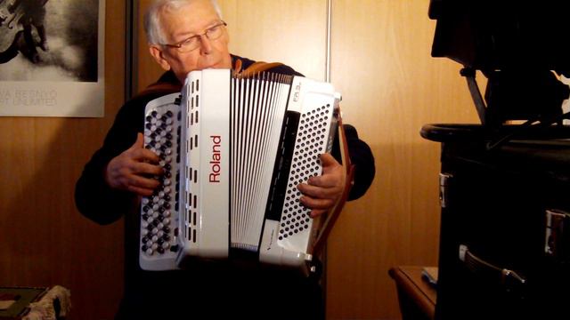 Roland fr3 sb et Korg PA 2x pro смотреть онлайн