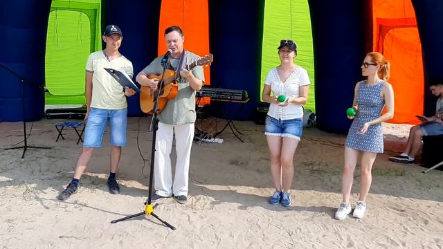 На экологической акции "Ханто-городу!" Иван Сгибов спел для тех, кто помнит... смотреть онлайн
