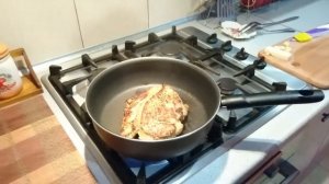 Стейк из свинины.  Самый вкусный стейк из свинины на сковороде.Быстро и вкусно.(steak)