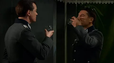 По Лезвию Бритвы - Русский трейлер (HD) смотреть онлайн