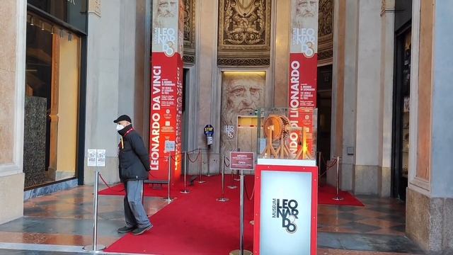 МИЛАН: как орудуют карманники, желания на быке, кондитерская Массари, Дуомо и Вертикальный лес. смотреть онлайн