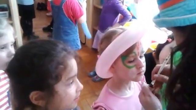 Веселый клоун устроил праздник в детском саду смотреть онлайн