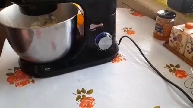 Деревенская еда//Вареники с сыром картошкой и салом// смотреть онлайн