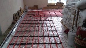 Устройство теплого водяного пола. Краткий обзор как выполнялись работы по монтажу теплого пола.