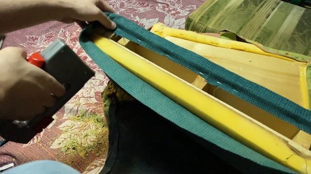 Обивка дивана своими руками | реставрация, перетяжка мебели до и после смотреть онлайн