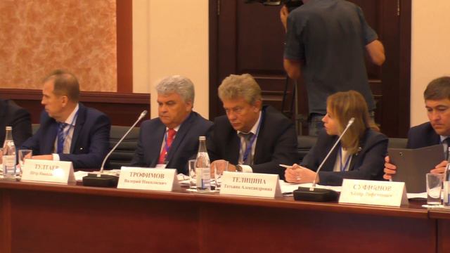 Губернатор Валерий Радаев о развитии местного самоуправления в регионе смотреть онлайн