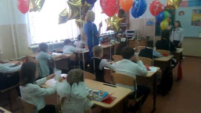 ДОЧА поет на выпускном смотреть онлайн