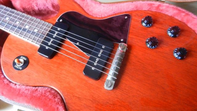 2020 Gibson Les Paul Special Vintage Cherry played through 20 Watt Tweed Deluxe смотреть онлайн