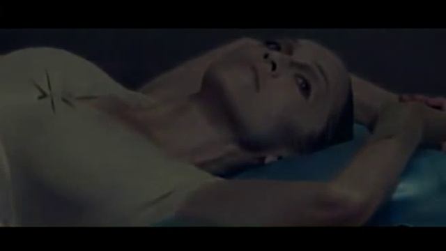 Paradise Circus Gui Boratto Remix Massive Attack MadonnaScarlet Red смотреть онлайн