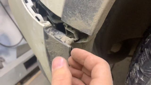 Как снять задний бампер с SsangYong Actyon смотреть онлайн