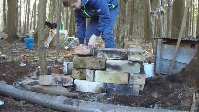 постройка домика на дереве/часть 13 постройка печки смотреть онлайн