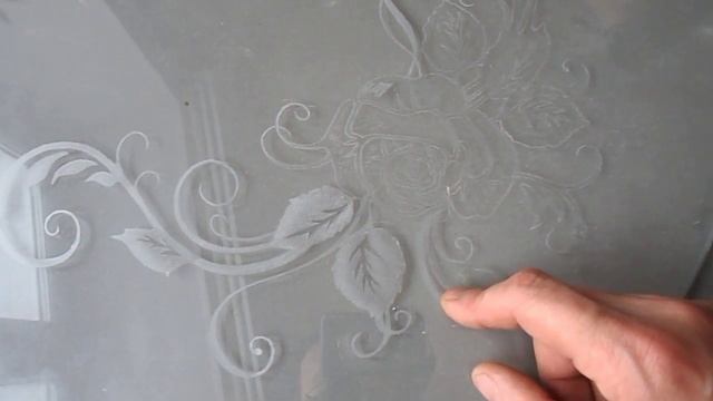 Гравировка на стекле журнального стола