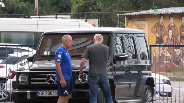 Наско Сираков посети съблекалнята на "сините" преди мача с Ботев Враца смотреть онлайн