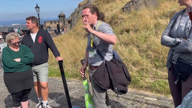 Edinburgh Castle Guided Tour смотреть онлайн