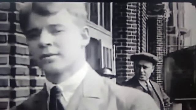 Поэт /Сергей Есенин , 1912г./ смотреть онлайн