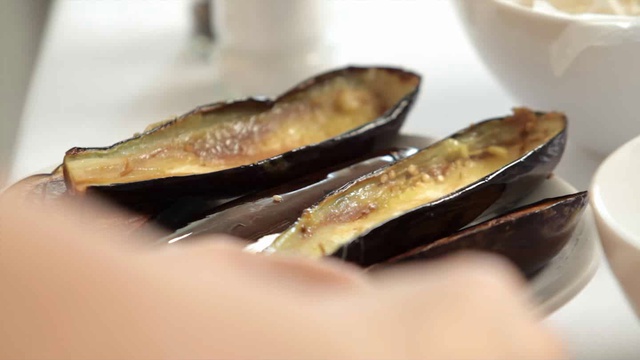 Фаршированные баклажаны смотреть онлайн