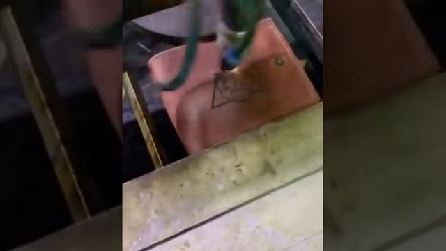 Способ нанесения лазерной гравировки на кожаные изделия!! смотреть онлайн
