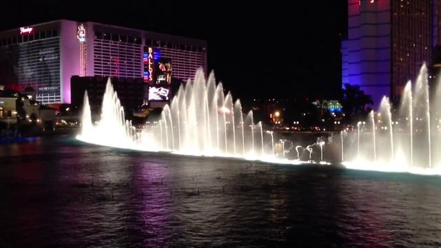 Фонтаны Bellagio смотреть онлайн