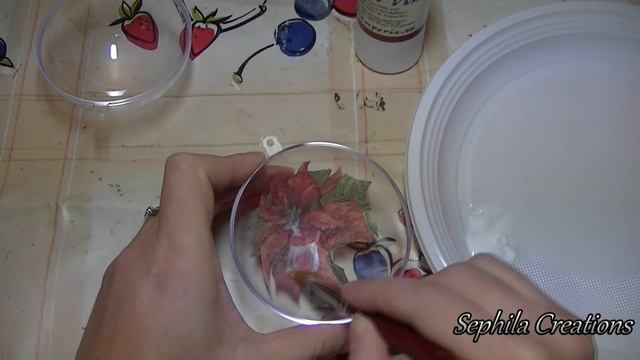 Tutorial: Decoupage E Cracklè Su Sfera Di Plastica (christmas Decorations)