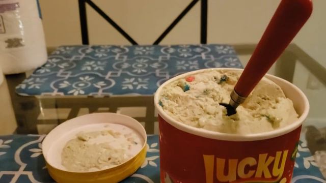 The *New* Lucky Charms Ice Cream Review..Smash or Pass? 🤷♂️ смотреть онлайн
