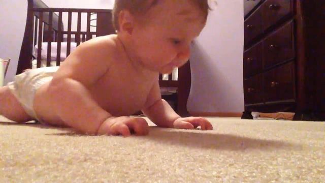 She's almost ready to crawl! смотреть онлайн