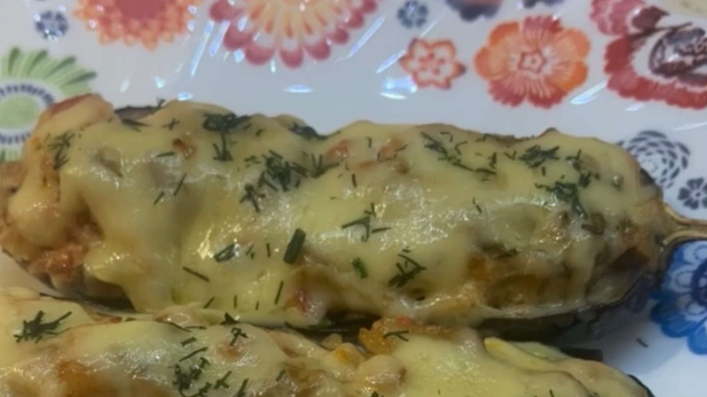 Лодочке из из баклажан с курицей в духовке смотреть онлайн