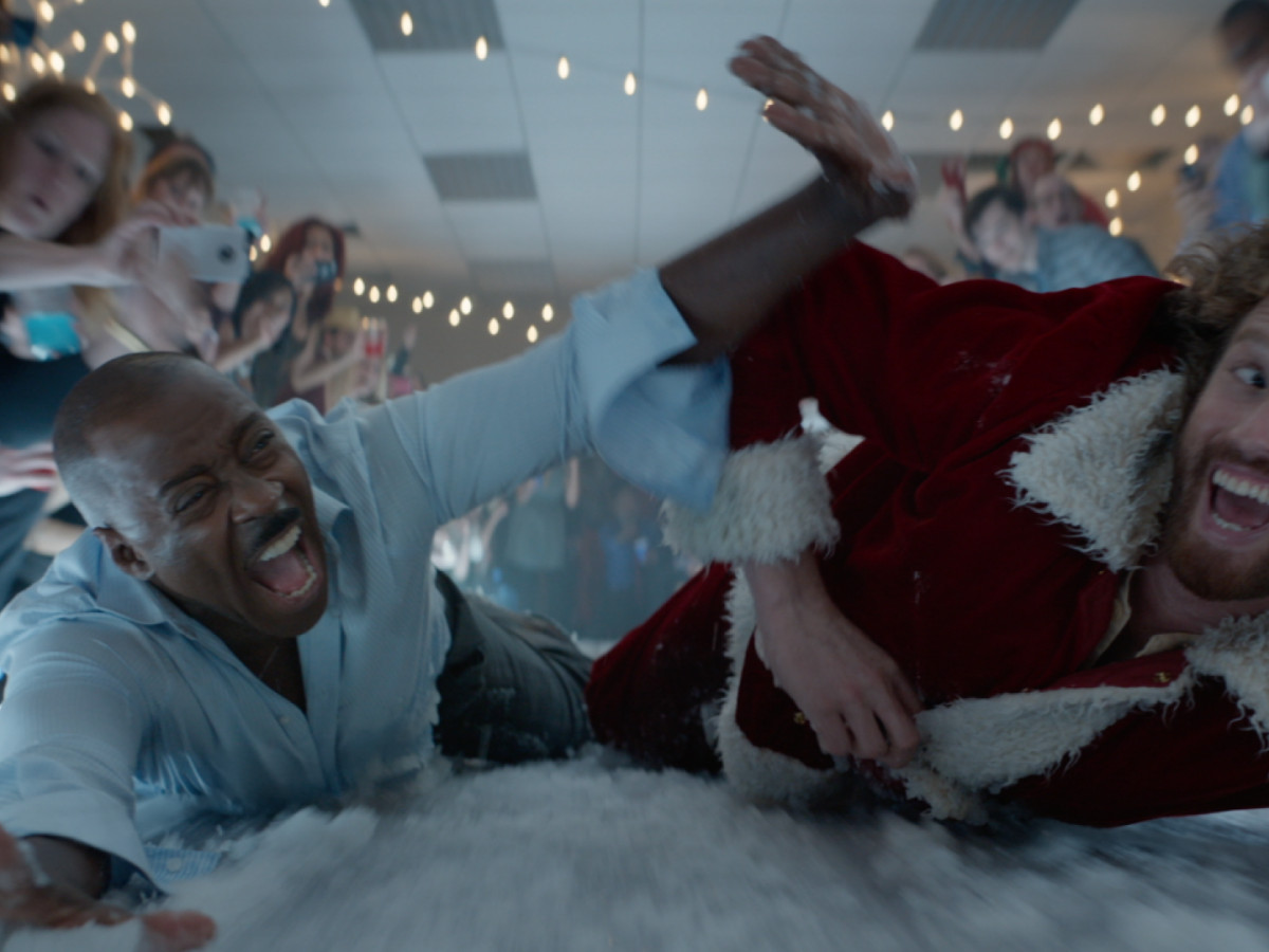 Как совладать с собой, когда муж идёт на новогодний корпоратив?