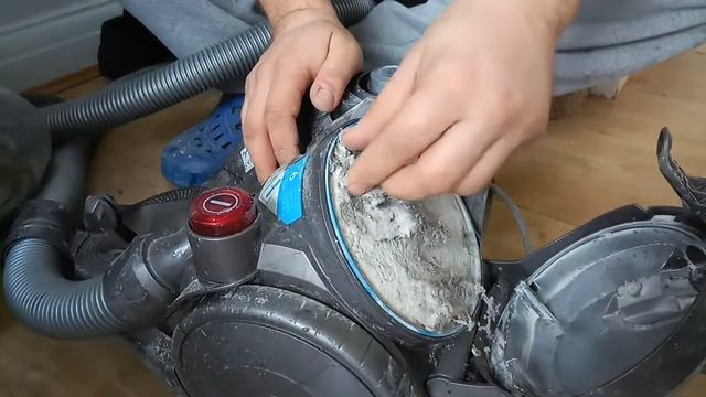 Dyson DC19 T2 Animal vacuum cleaner filter cleaning смотреть онлайн