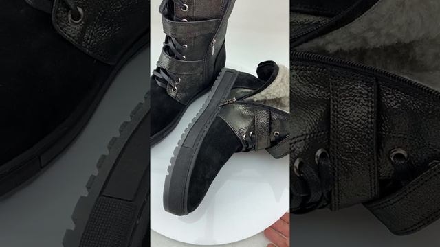 Женские ботинки черного цвета