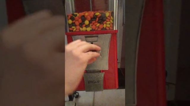 How To Hack a Candy Machine смотреть онлайн