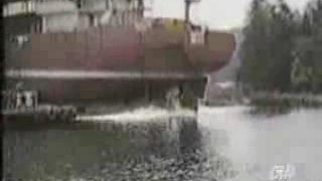 Неудачный спуск на воду смотреть онлайн