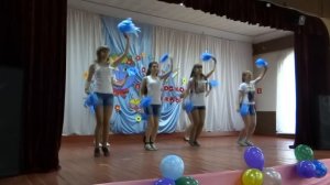 танец с помпонами