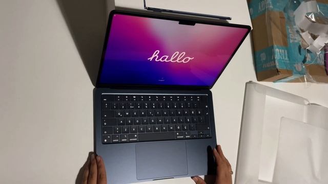 Unboxing Macbook Air Midnight Blue. Новый Синий Дизайн! смотреть онлайн