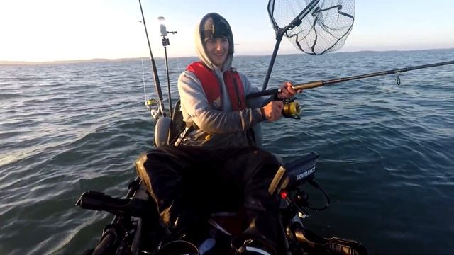 Kayak Fishing Turned Dangerous (MONSTER Shark) смотреть онлайн