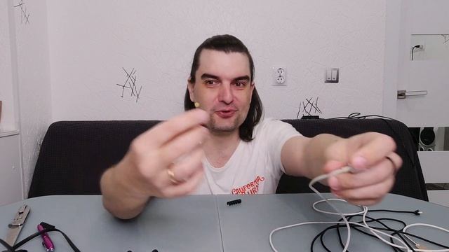 Неубиваемый кабель за 2 секунды и 8 рублей! смотреть онлайн