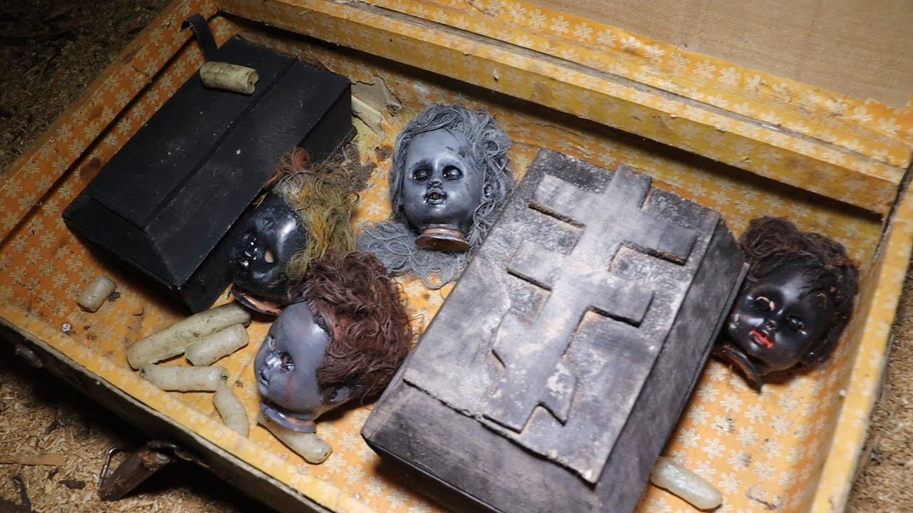 СТРАШНАЯ НАХОДКА НА ЧЕРДАКЕ ЗАБРОШЕННОГО ДОМА / SCARY FIND IN THE ATTIC OF AN ABANDONED HOUSE смотреть онлайн