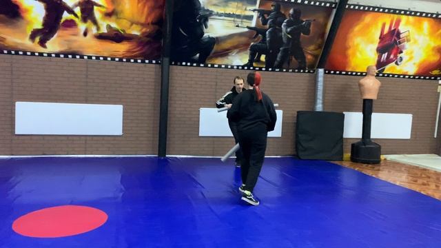 "Дуэль" - игровое упражнение с мягкими трубками смотреть онлайн