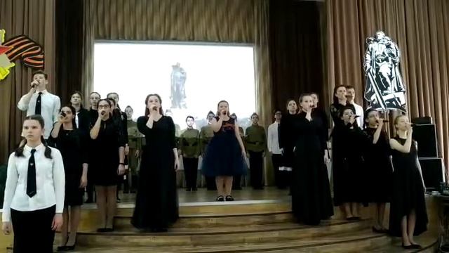 «Образцовый коллектив» - «Я не была в то утро у рейхстага» смотреть онлайн