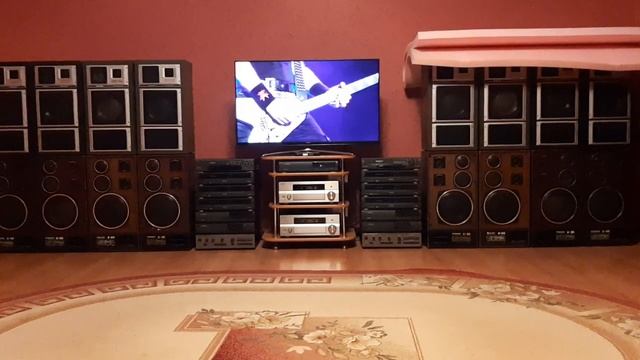 хороший трек. как мне кажется. работают 2 ресивера Yamaha rx v 1600. и 8 колонок S 90. снизу. смотреть онлайн