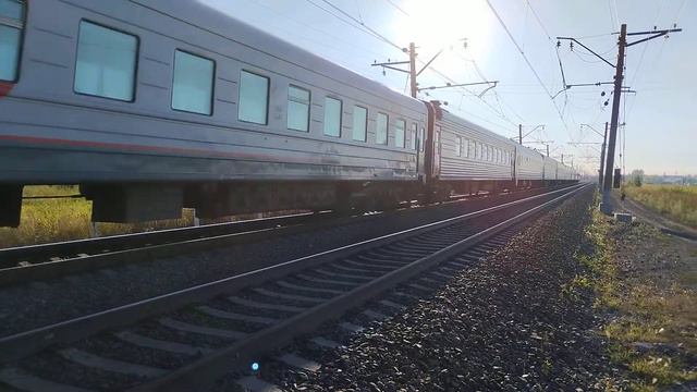 Электровоз ЭП2К-280 с пассажирским поездом смотреть онлайн