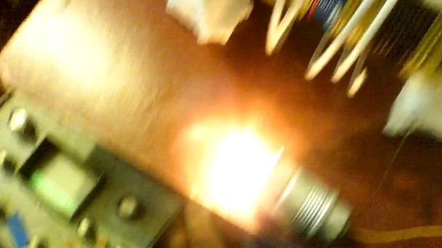 Когда антена шевелиться, стрелка амперметра дёргаеться. смотреть онлайн