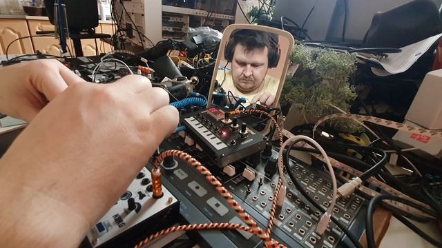 Джем на Korg Volca Modular и NTS1 по просьбе Димы 2Dcube смотреть онлайн