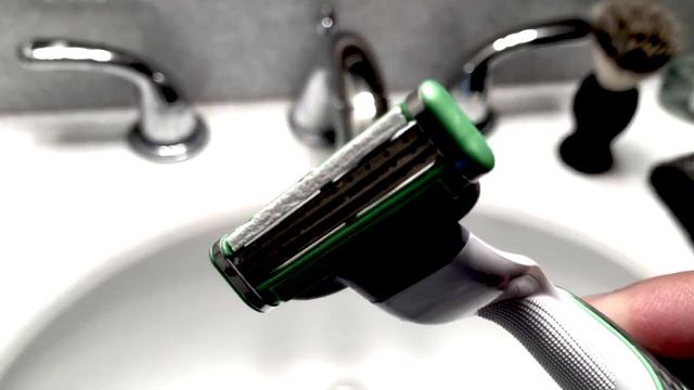 Safety Razor vs. Gillette Mach3 Sensitive Power #shavewars смотреть онлайн