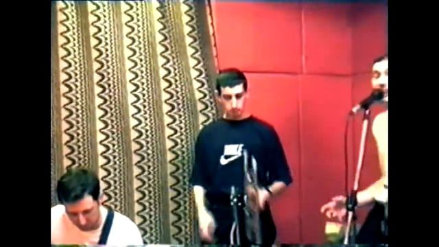 Поющий Плющ - Максим (студия КФЛ, 2000) смотреть онлайн