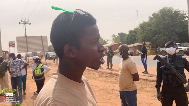Youths angry at president Adama Barrow in The Gambia смотреть онлайн